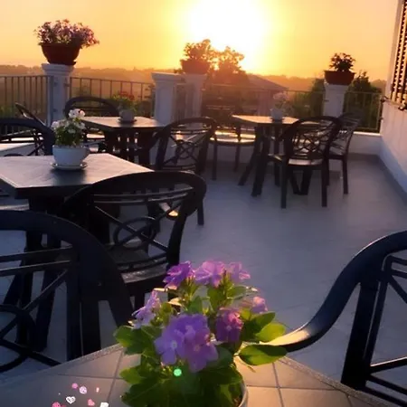 Vilenia Oda ve Kahvaltı 3*