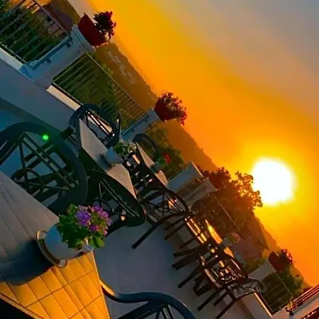 Vilenia Couette-café San Nicola Arcella