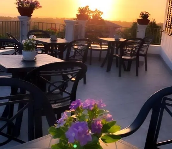 Vilenia 住宿加早餐酒店 3*